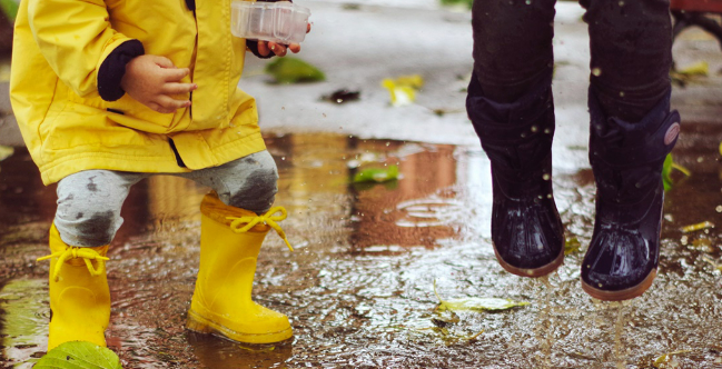 2025 장맛비 예보 및 대비법, 집중호우 시기, 옷차림, 우산 추천까지 모든 정보를 한눈에 정리했습니다.