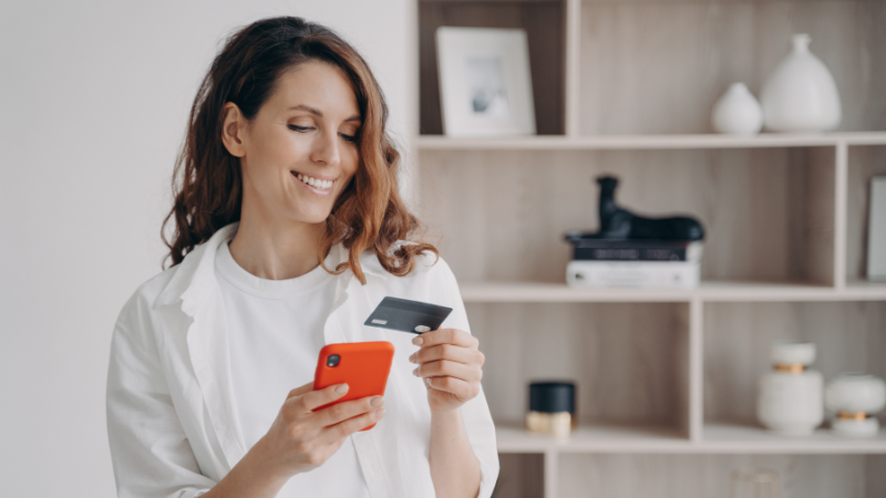 돈을 안 써도 지출이 늘어나는 구조