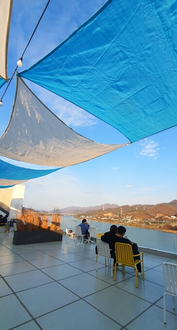 남양주-카페-라온숨-루프탑-북한강-리버뷰