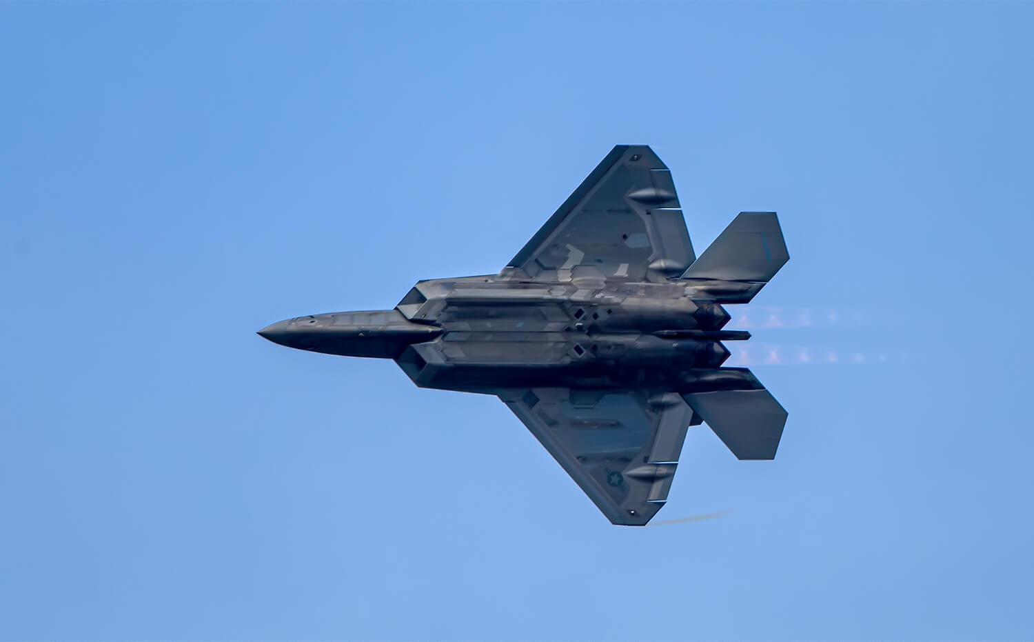 F22