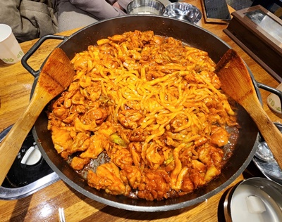 딱되지닭갈비