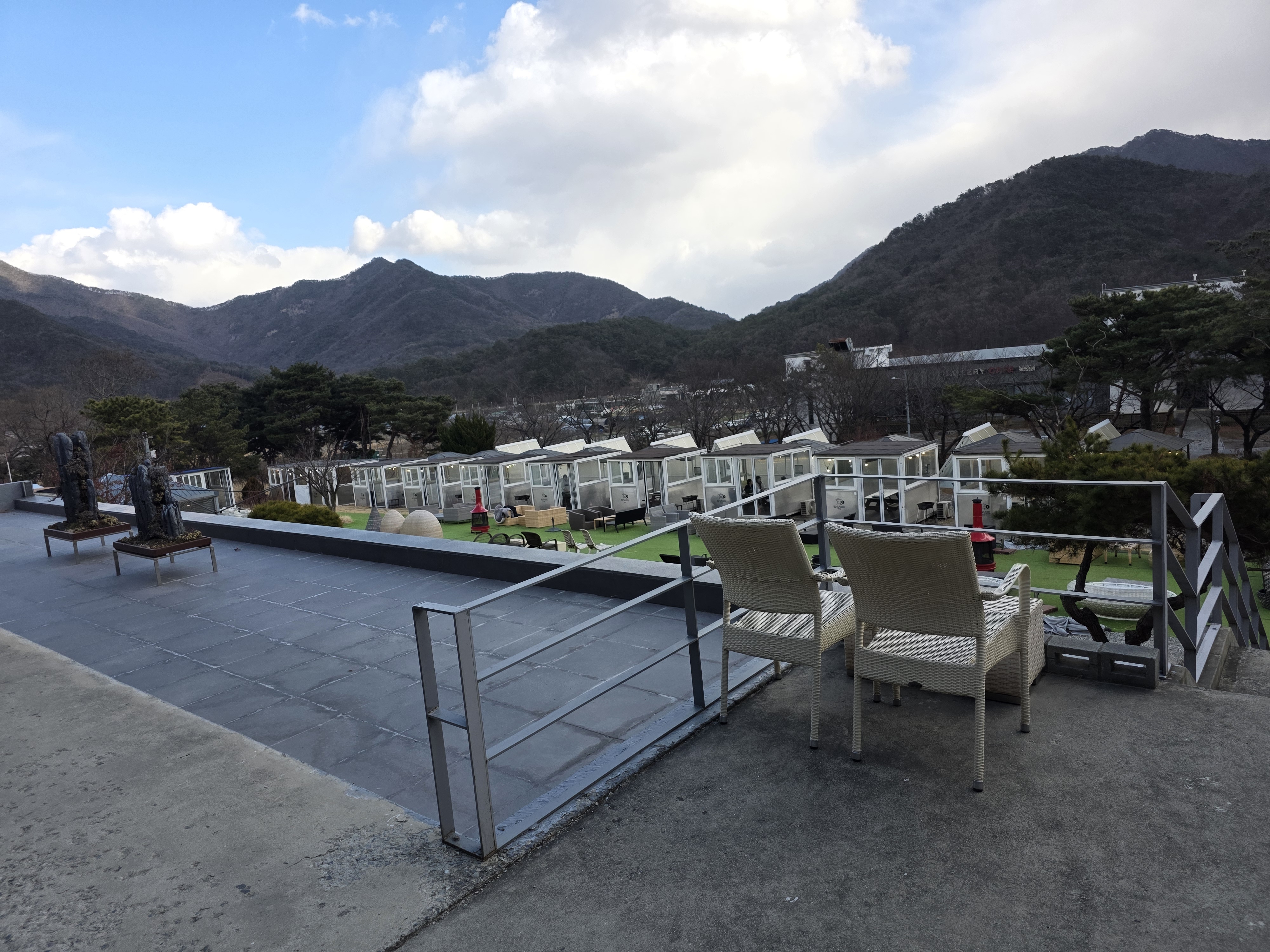 에어산 동학사 대전근교 대형카페 계룡산 주차 가격 영업시간 구이산 고기 01