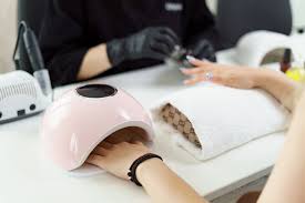 손톱이 잘 부러지는 이유