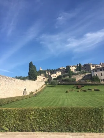 성녀 클라라: 가난을 선택한 귀족 여성의 삶_13