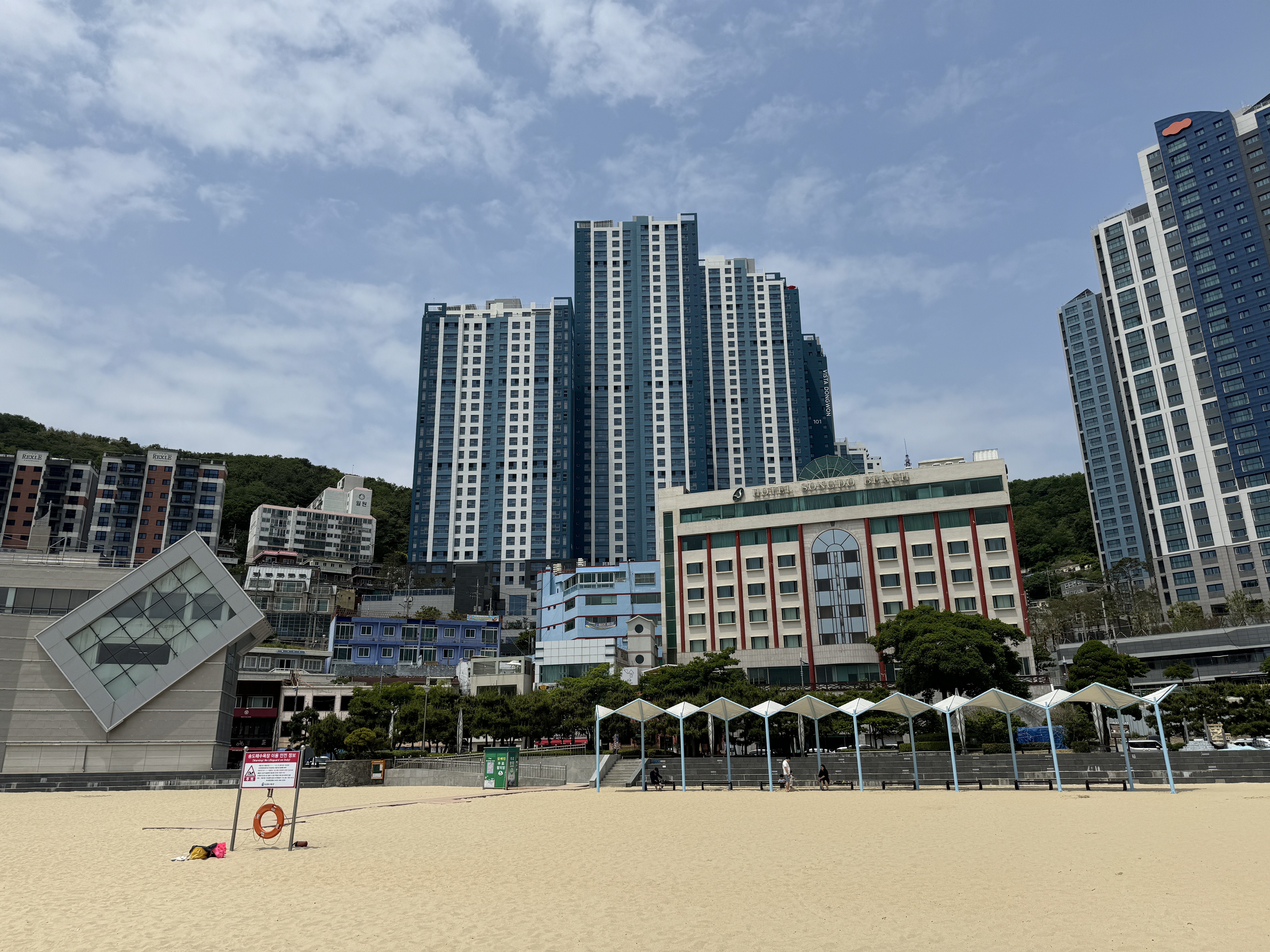 부산-송도-해수욕장-해변-벤치