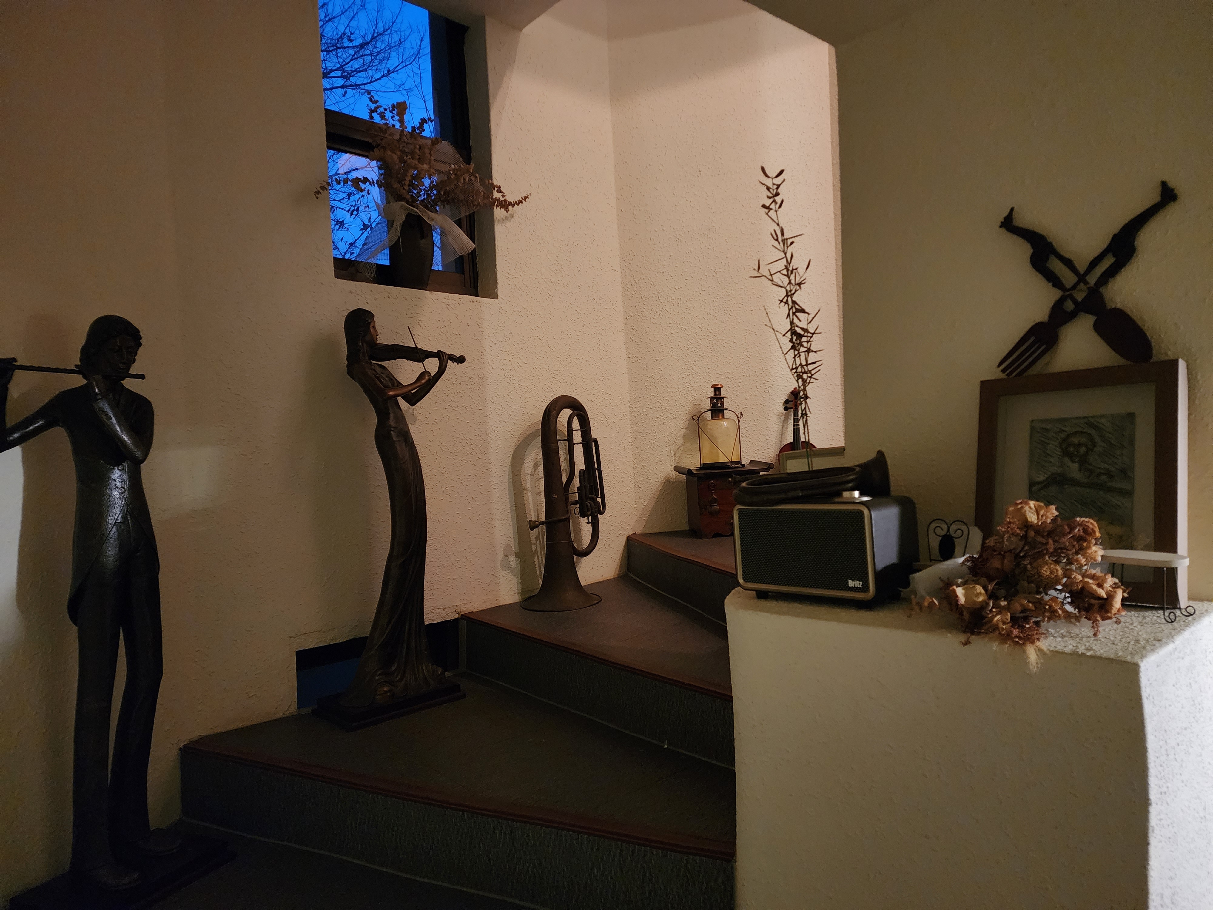 카페 2층으로 올라가는 계단