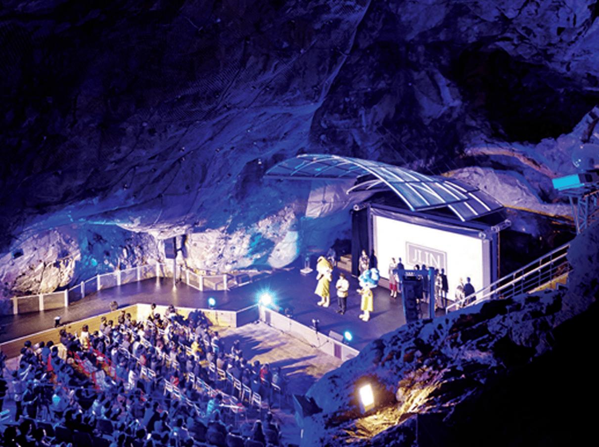 광명동굴 가는 길