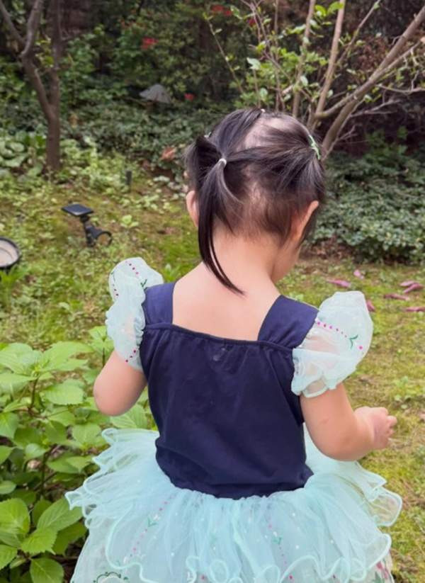 이민정 딸 백설공주 드레스 입고 등산 화제｜이병헌 둘째 딸 서이 나이&middot;공주병&middot;44세 이민정 다이어트 비법