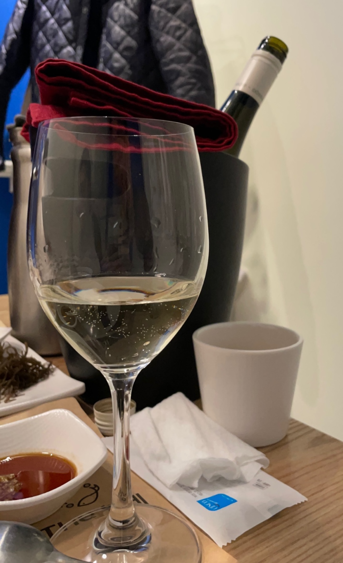 이날은 된호프, 리슬링 트로켄 2021(Donnhiff, Riesling Trocken 2021)을 준비해서 식사하였습니다.