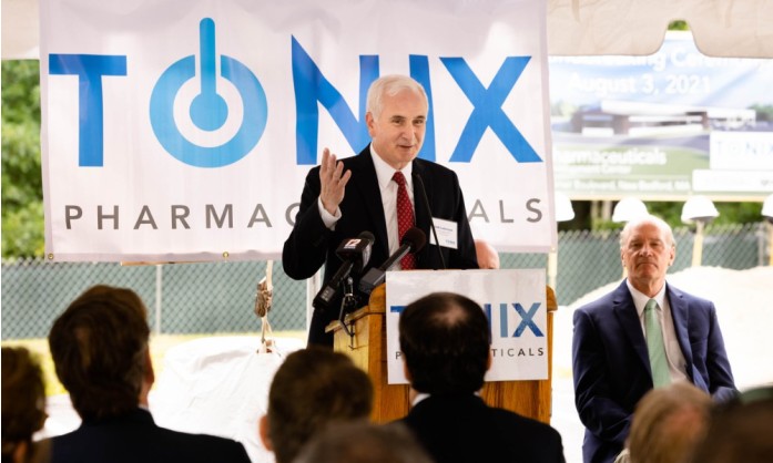 ํ ๋์ค ํ๋ง์ํฐ์ปฌ์ค ํ๋ฉ, Mpox ๋ฐฑ์ TNX-801 ๊ฐ๋ฐ ์ง์ ์ ์ํด ํ๋ ฅ