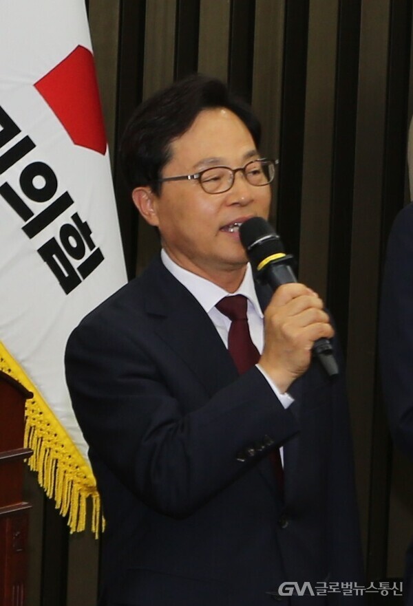 윤용근 국회의원