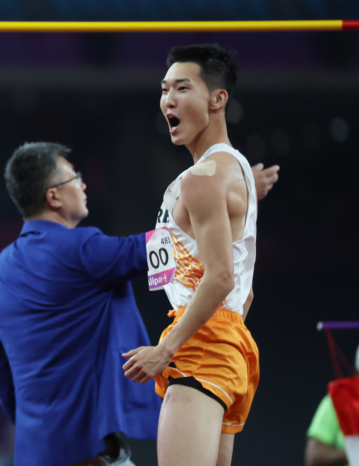 항저우 아시안게임 우상혁 높이뛰기 은메달