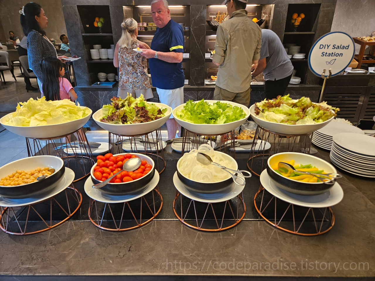 ํธํ
์ฌ์ง