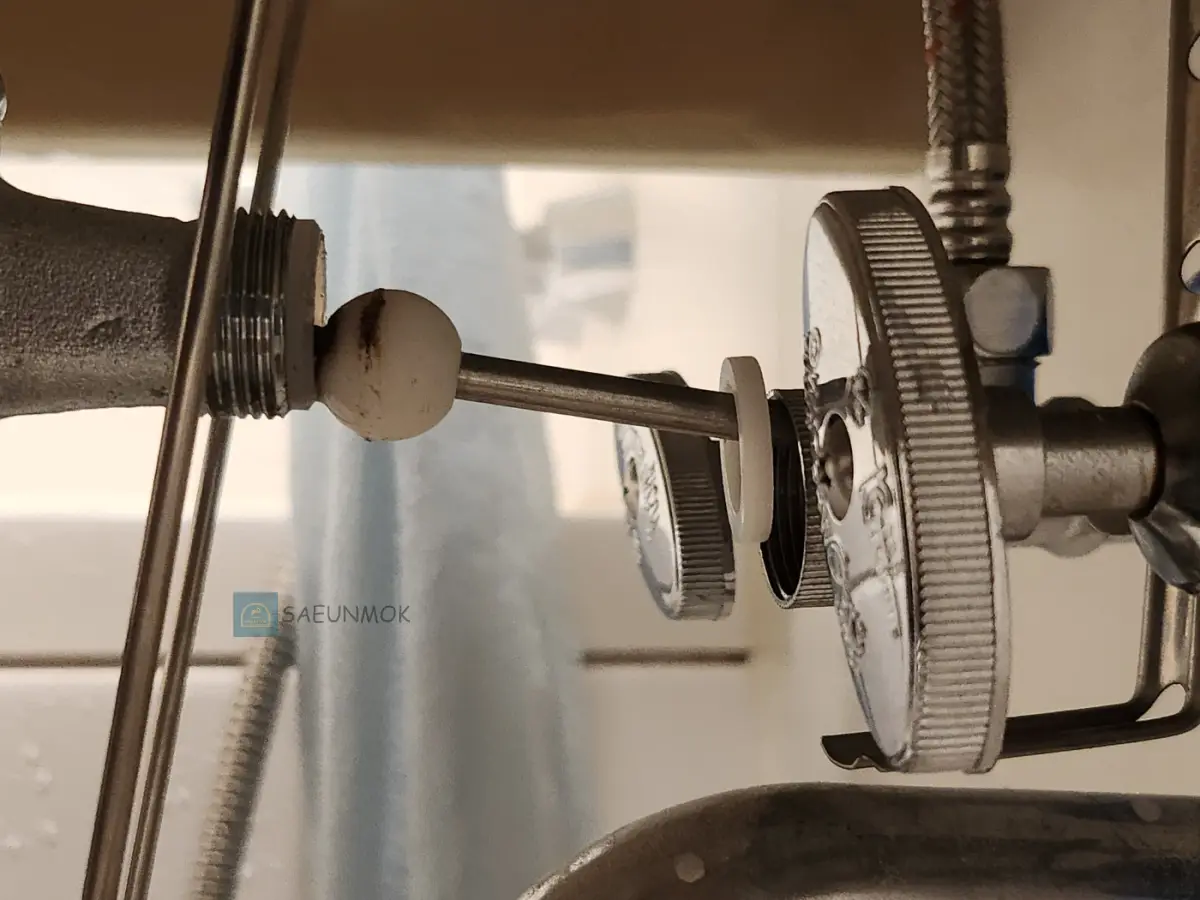 세면대-마개-연결-너트