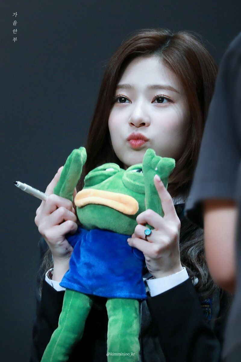 아이즈원 김민주 최애사진