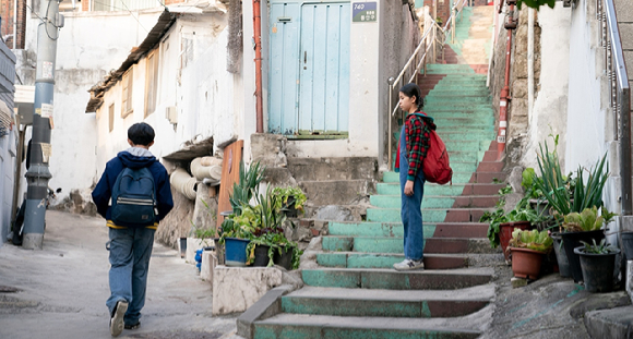 영화 &#39;패스트 라이브즈&#39;(감독 셀린 송)의 한 장면. [사진=CJ ENM]