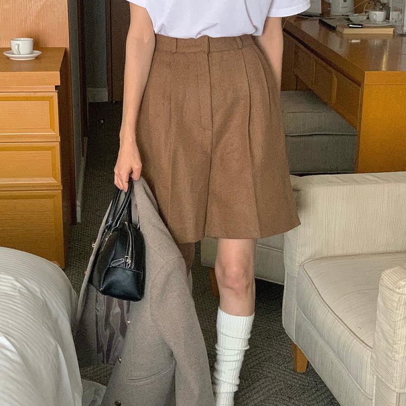 모직 버뮤다 핀턱 하프팬츠 여성 겨울반바지