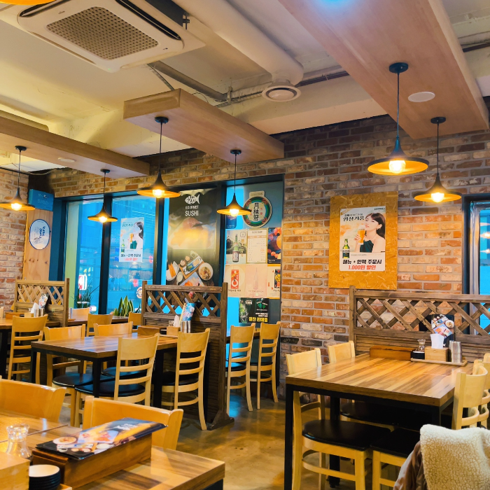 밝은 분위기의 내부 모습 2