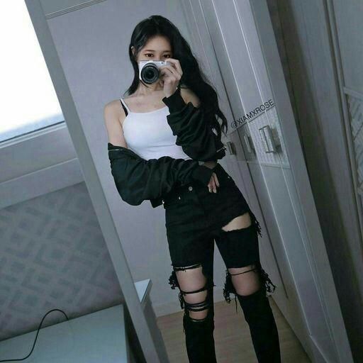 여성스러우면서도 귀여운 여자패션