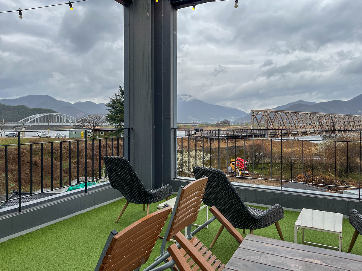 어셈블커피로스터즈 3층