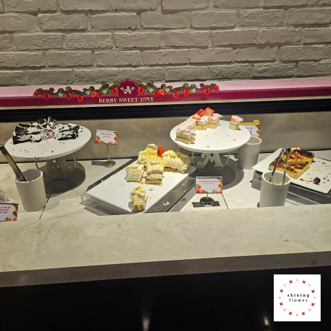 애슐리 퀸즈-딸기 축제 코너