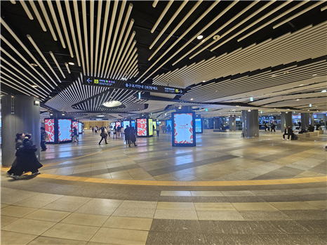 전철역 지하상가 사진