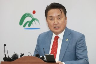 장철민 국회의원 해외 출장 지자체장 비판