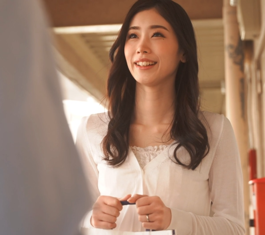 해맑게 인사하는 코마츠 안(An Komatsu)