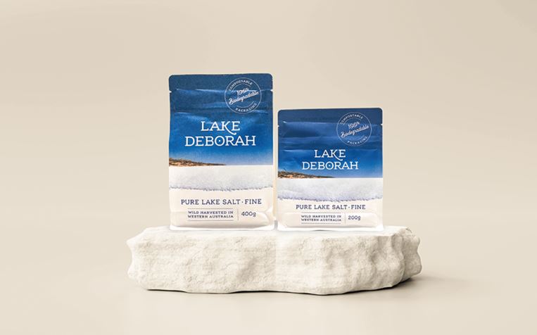 호주의 데보라 호수에서 만들어지는 청청소금으로 미네랄 순도가 높다.