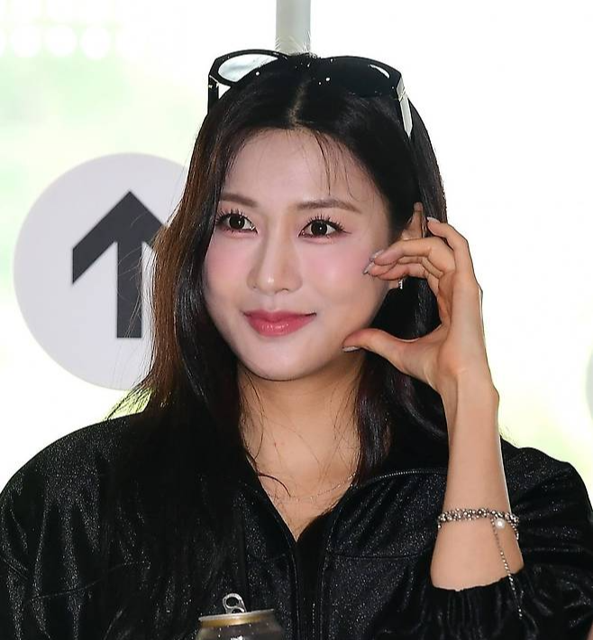 오하영은 누구? 에이핑크 멤버이자 ‘연예계 대표 축덕’으로 활약 중!