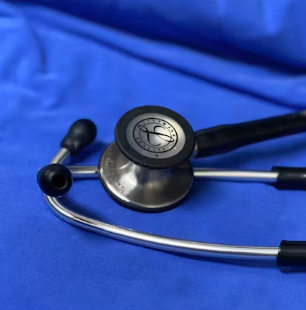 귀에서 삐소리가 나는 이유 이명 원인 대처법