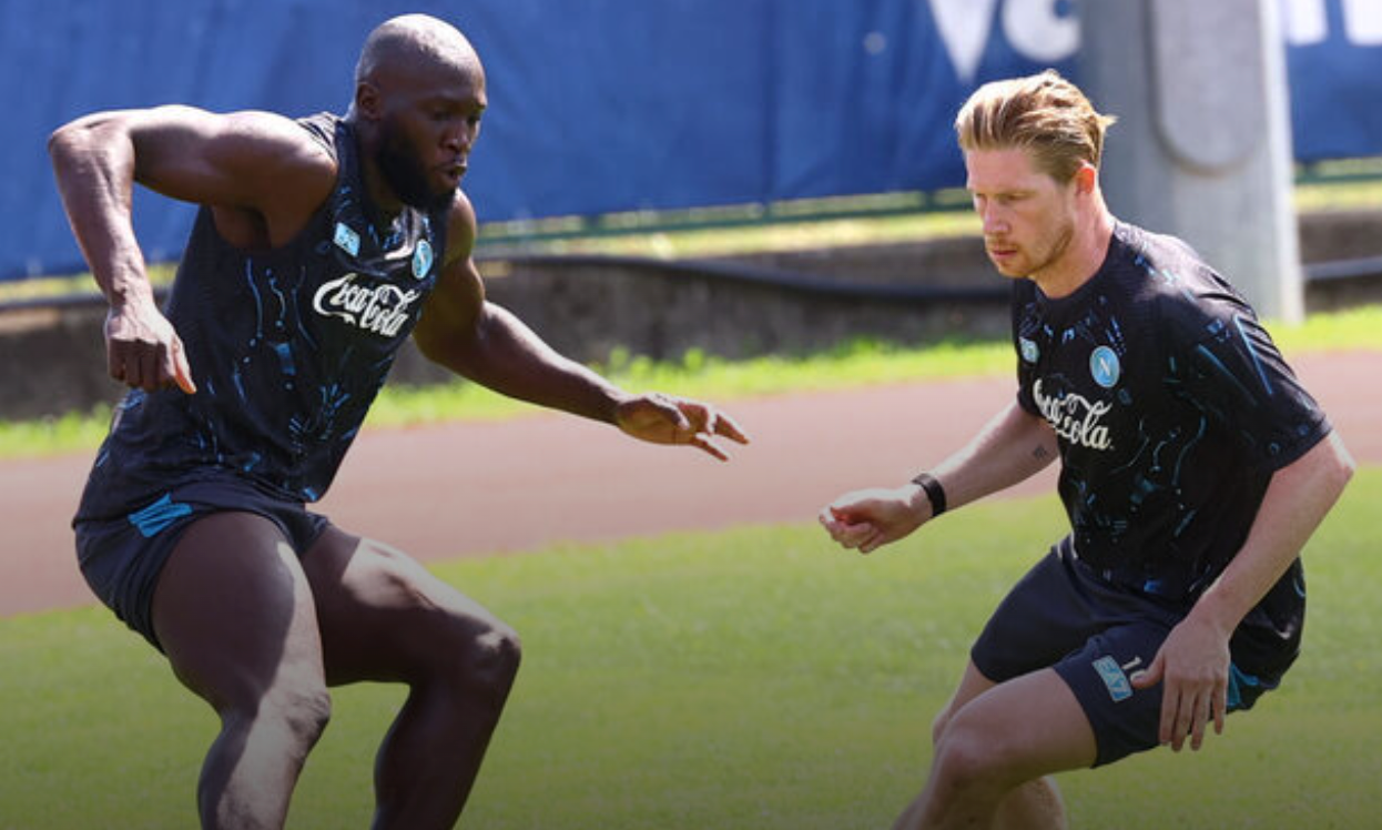 로멜루 루카쿠와 훈련하고 있는 케빈 데 브라이너