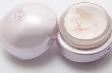 바세린 얼굴에 바르면 생기는 부작용 살펴보기 1