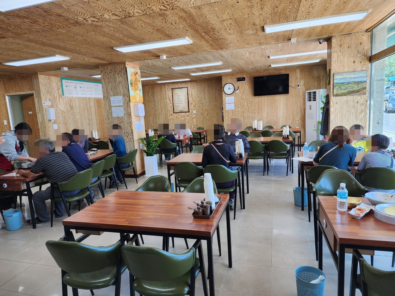 청춘이면 호노고루점 내부