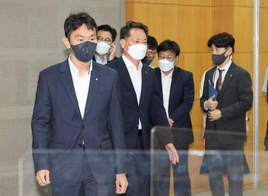 이복현 전 금감원장 업무추진비 의혹 총정리: 미슐랭 10인 식사의 진실과 정보공개 소송 결과