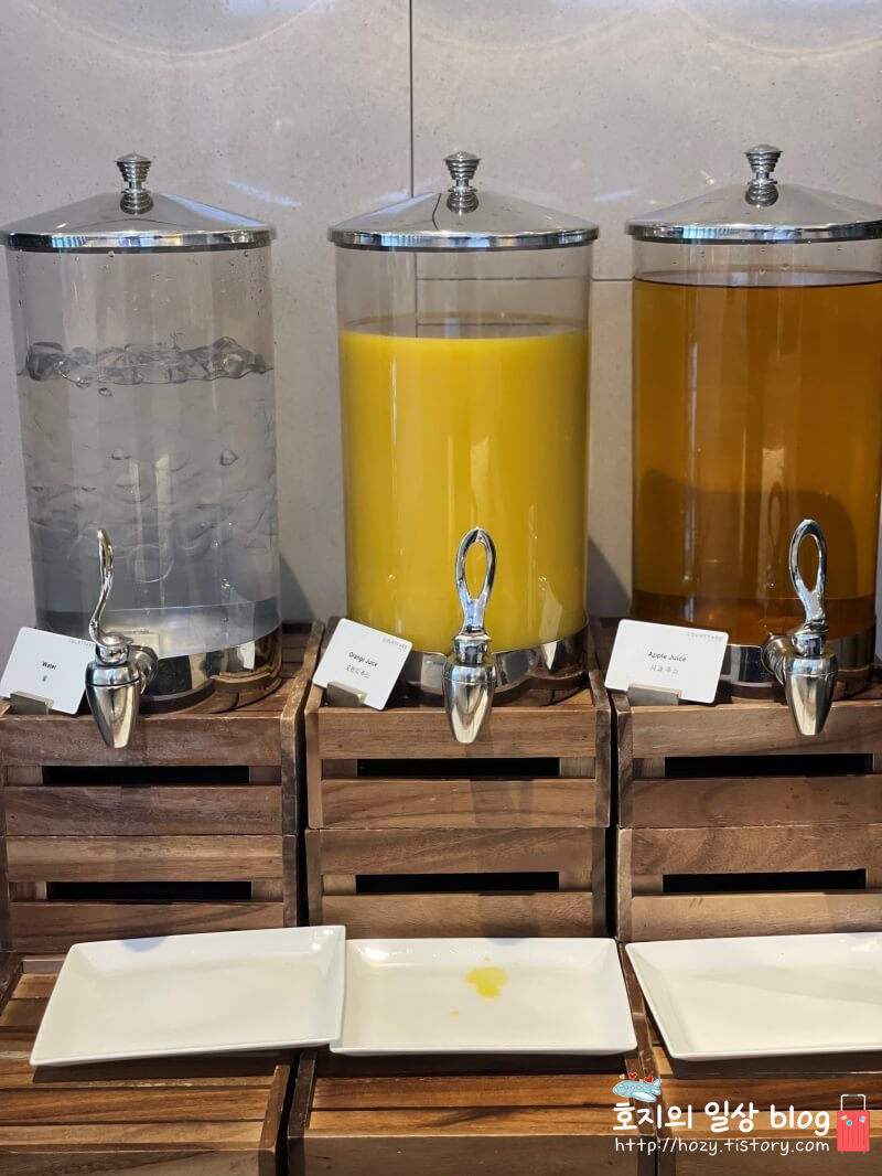 코트야드 메리어트 수원 조식_주스
