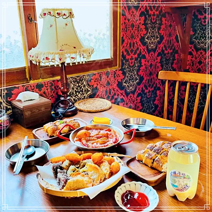 경남 남해 맛집 바닷가 마을 오션뷰 레트로 분식집, 떡볶이