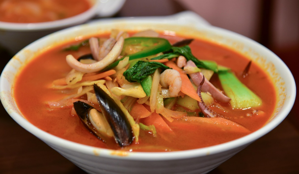 짠맛의 진수 군침을 자극하는 짬뽕