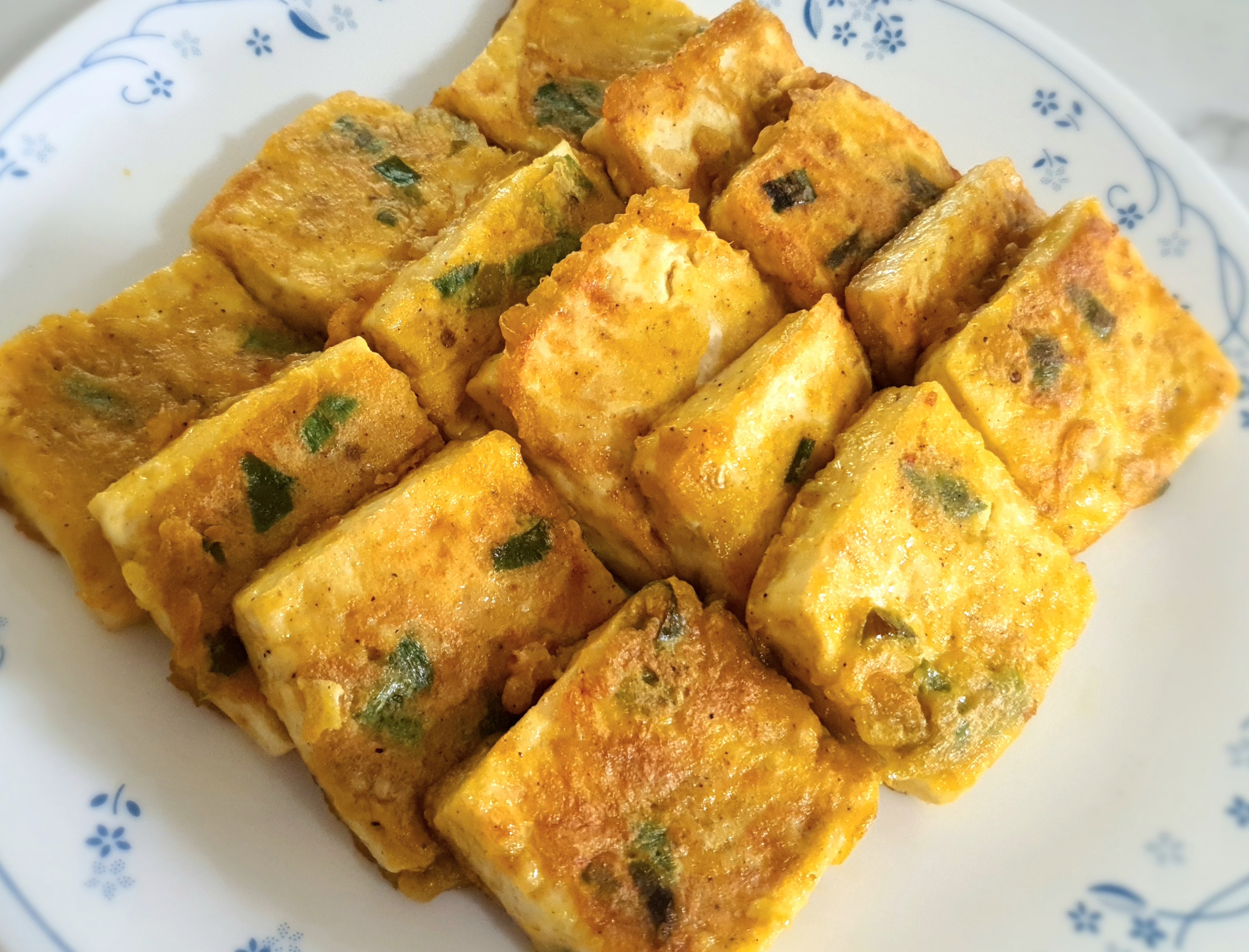 카레-가루를-넣어-풍미가-좋은-두부-부침을-소개합니다.