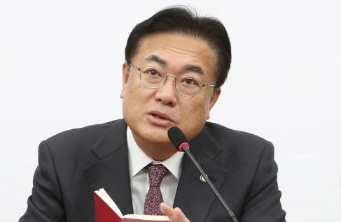 정진석 국회의원 프로필 나이 고향 재산 키 지역구