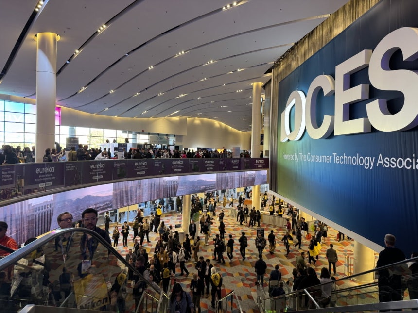 올해 1월 7일 미국 라스베이거스 베네치안 호텔 유레카파크에 취재진과 방문객들이 모여있다.