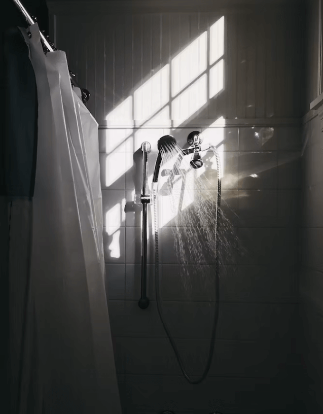 찬물 샤워, 여름밤 숙면 방해? 건강하게 더위 이기는 법