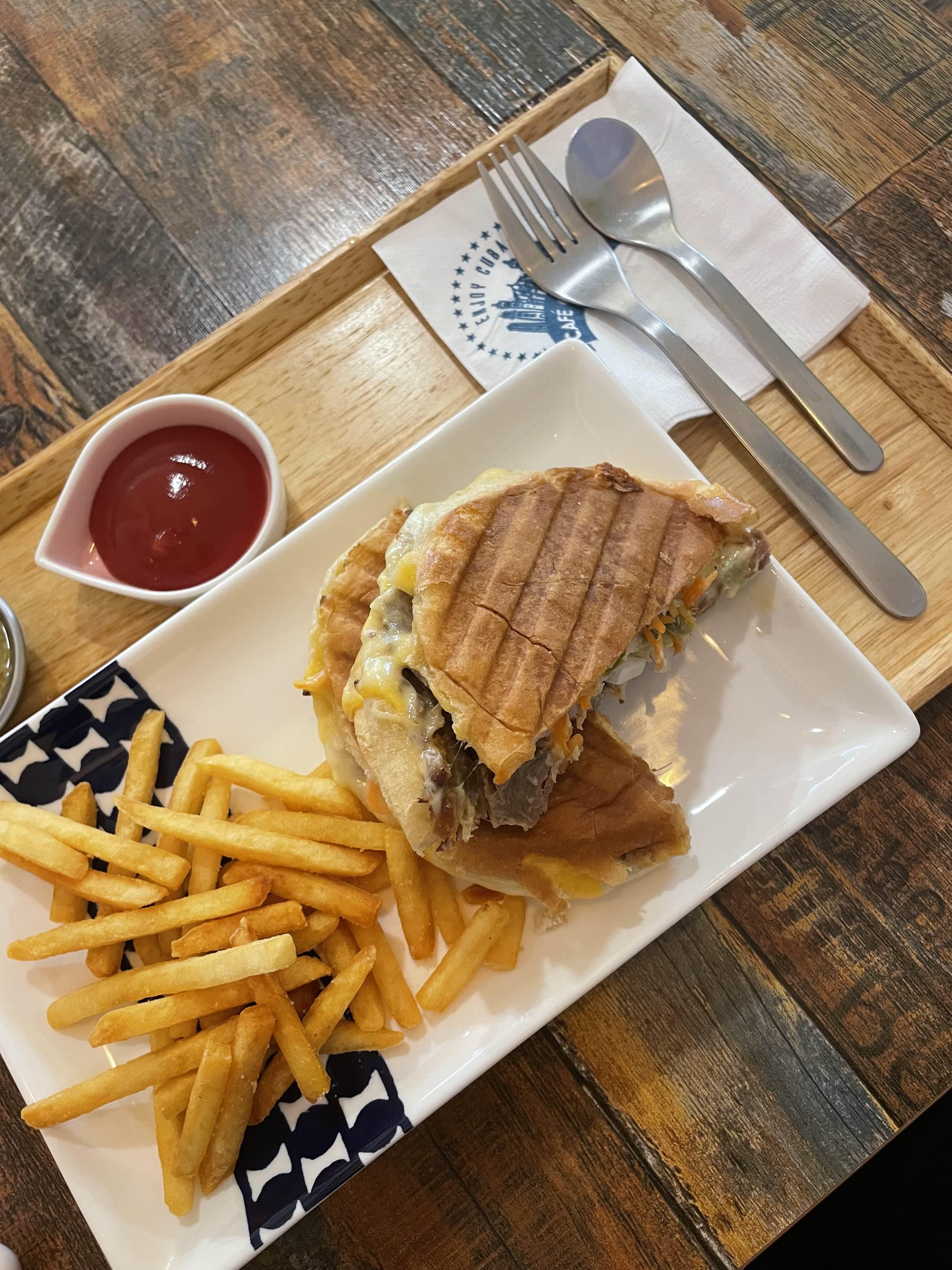 쿠바식 샌드위치 사진