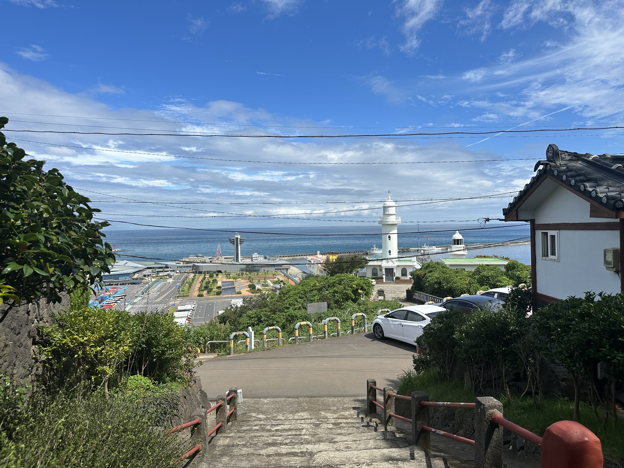 사라사에서 바라본 산지등대