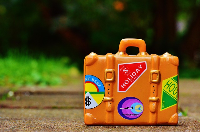 혼자 떠나는 여성 여행자를 위한 짐싸기