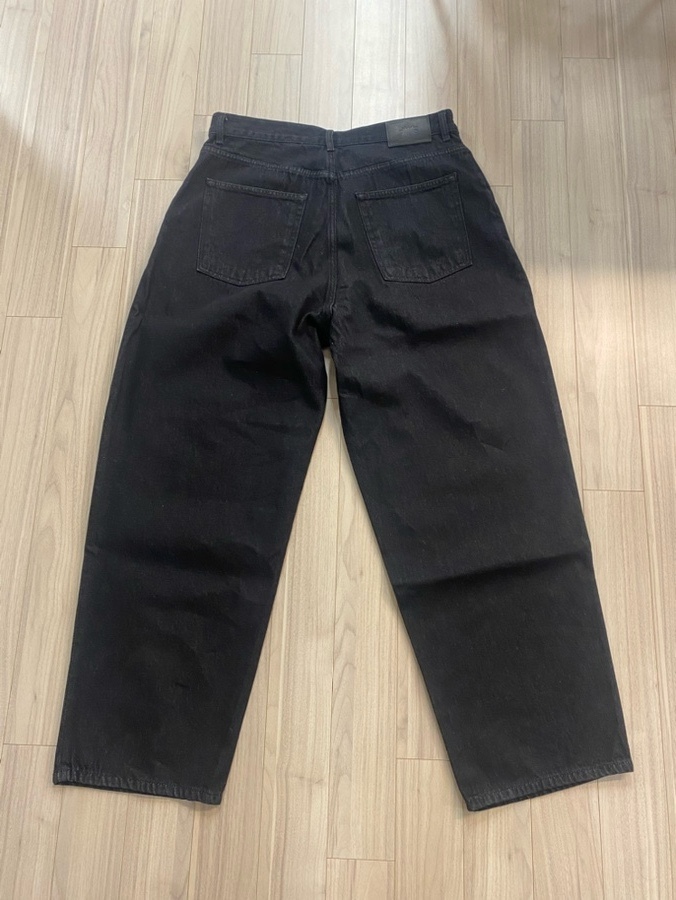 에러스익셉티드 데님팬츠 블랙 WT028 플리츠 테이퍼드 데님팬츠 (Black)