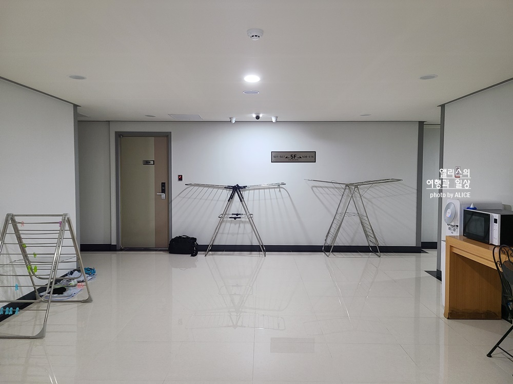 국내 온천여행 수안보 스파 호텔 더블룸 직접 지내보니 넓은 욕조 프라이빗 온천 가족탕