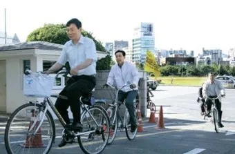 출퇴근 시간 강수 확률 대중교통 우산 보관 팁_3