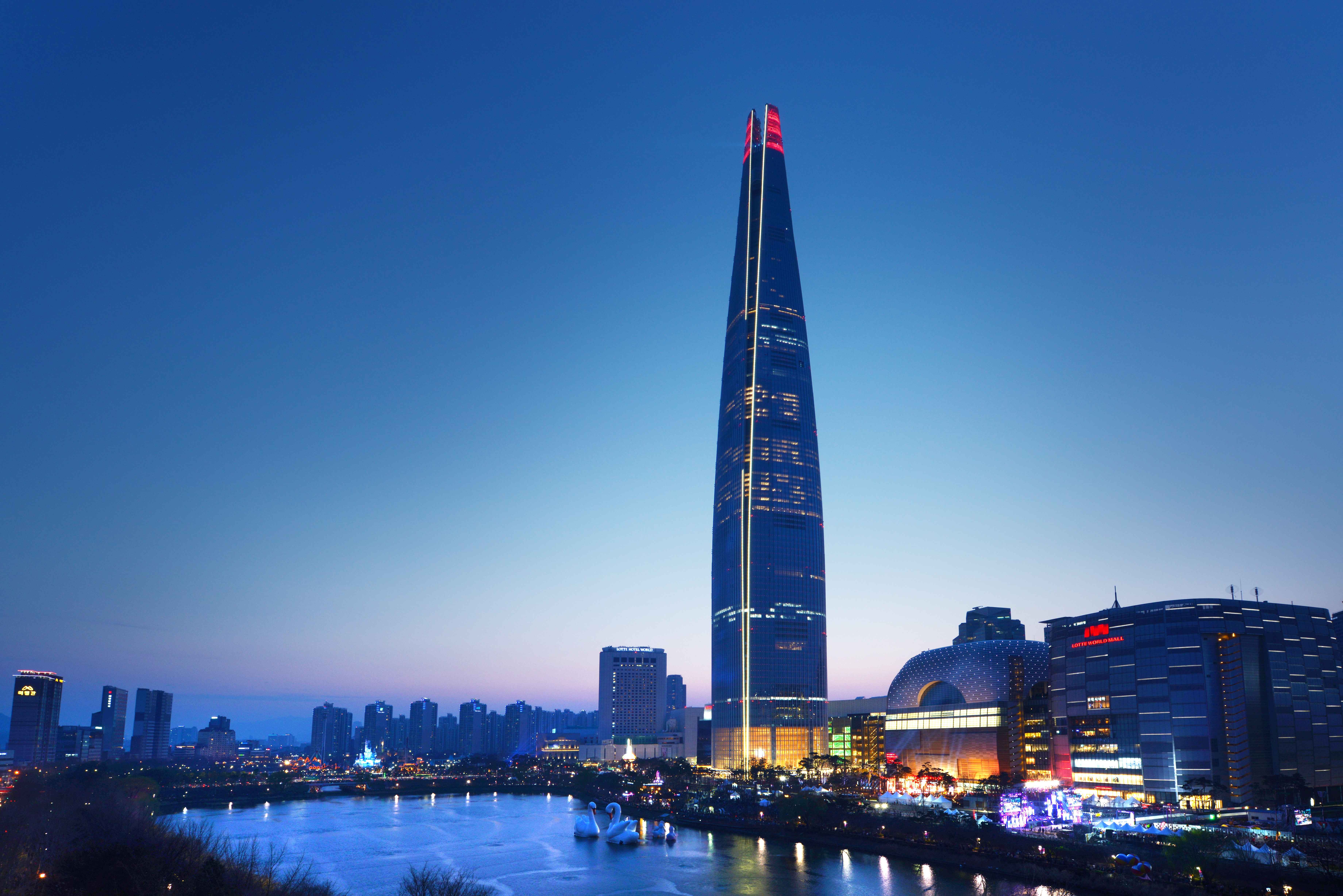 석촌호수와 롯데월드 야경