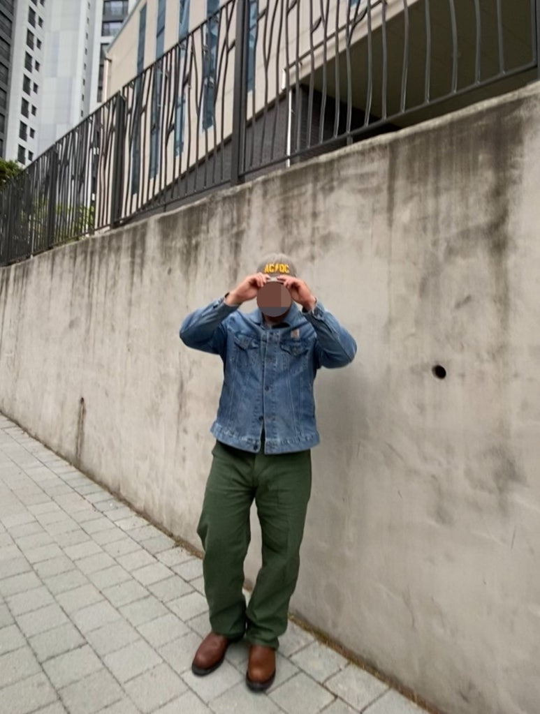 데일리룩('26. 4. 20.)아메리칸니들 ACDC 빈티지 볼캡, 무신사스탠다드 티셔츠, 칼하트 빈티지 청자켓, 무신사스탠다드 퍼티그 팬츠, 레드윙 페코스 2231 11인치 부츠